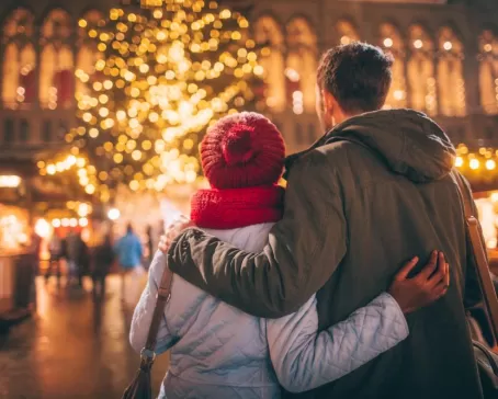 Enjoy a cozy Christmas market with loved ones