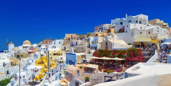 Explore the stunning island of Santorini