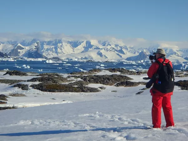 Capturing the beautiful polar scenery