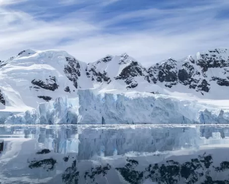 Mirror-like waters in Paradise Bay