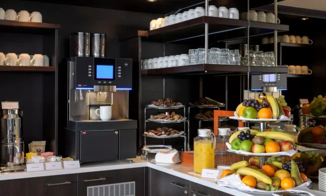 Avalon Artistry II Club Lounge