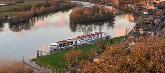S.S. Joie de Vivre