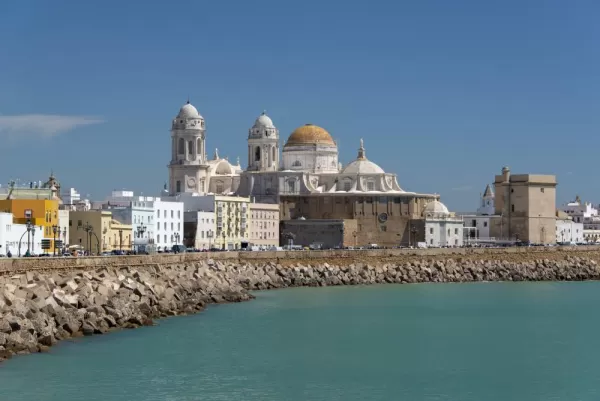 Discover the multicultural hub of Cadiz