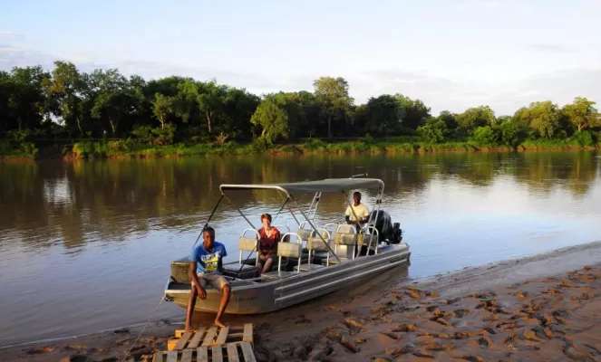 Explore the sites of Luangwa River