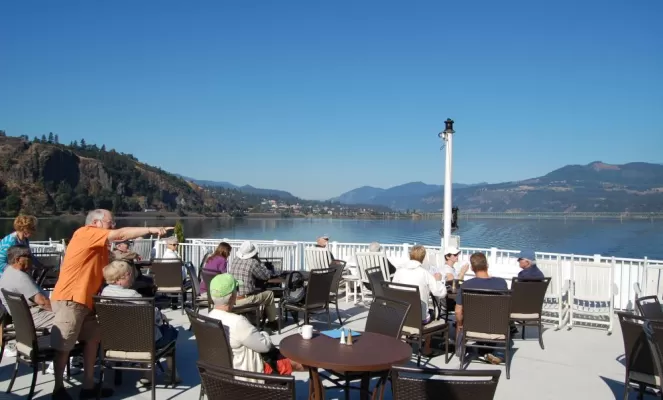 river grill bar