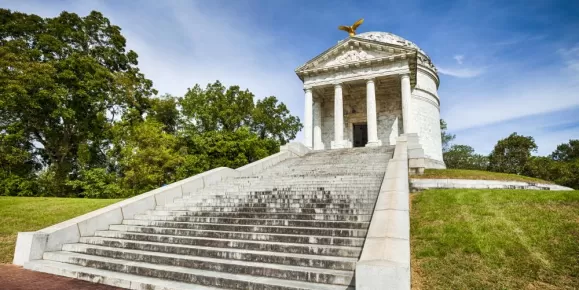 View monuments from the Civil War in Mississippi