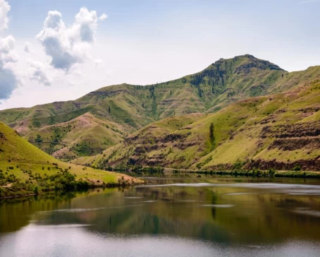 Explore the Snake River in the Pacific Northwest of the US