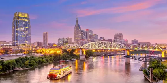Explore historic Nashville, Tennessee