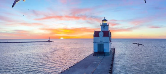 Enjoy the scenery of the Great Lakes