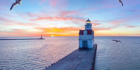 Enjoy the scenery of the Great Lakes