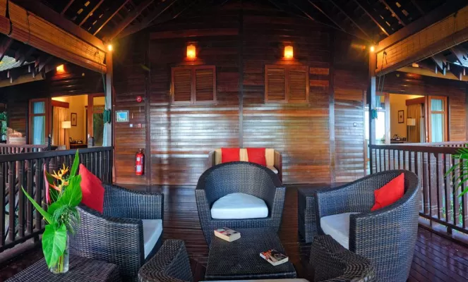 Bungaraya Island Resort - lounge