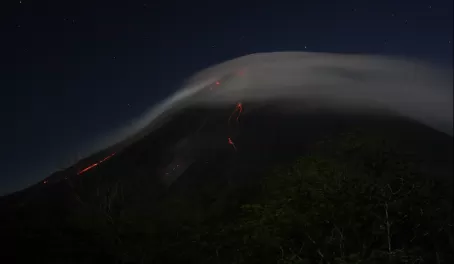 Arenal Volcano on a starry night - truly magestic