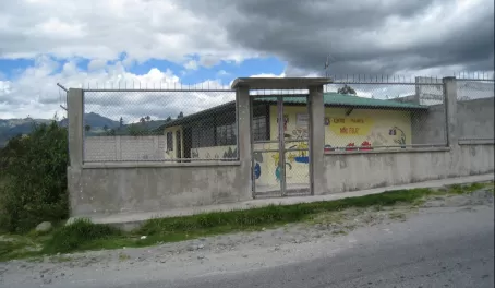 Elementary school in the Otovalo area