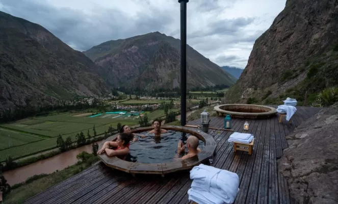 Enjoy an open-air bath surrounded by the splendid view of the Sacred Valley