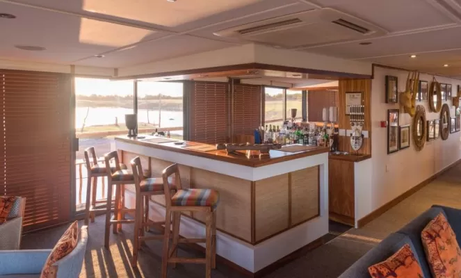RV African Dream Bar ©Kevin Hogan