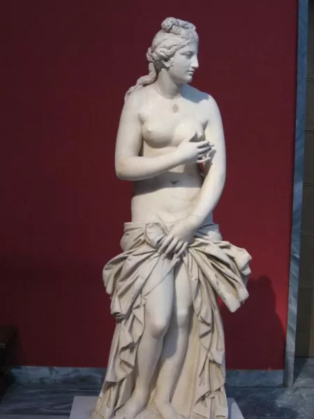 Aphrodite sculpture in Natl Archaeological Museum of Athens