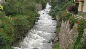 river outside Ollantaytambo
