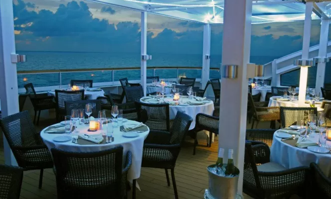 Dining Are at the Seabourn Quest