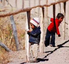 Children playing on the trail up to Pisac.