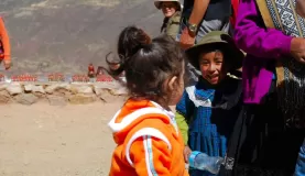 Loved watching these two chase eachother around in Pisac.
