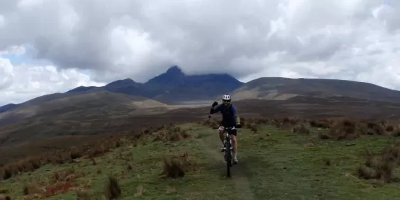 Experiencing the highlands of Ecuador on a mountain bike tour