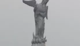 La Virgen de Quito, a metal statue with great views