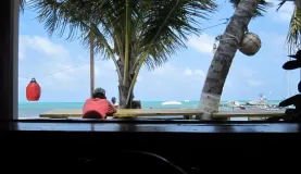 The restaurants along the beach catch the best breeze!