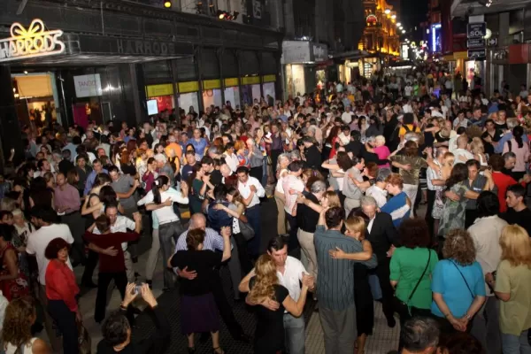 Everyone dances in the streets of Buenos Aires
