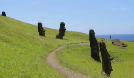Moai Quarry grounds