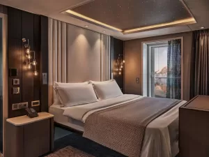 Silver Endeavor Grand Suite