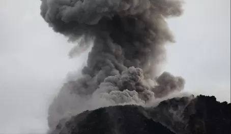 Arenal Volcano Explosion...up close!