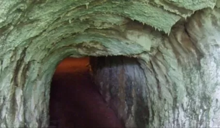 Going down into the lava cave - Santa Cruz