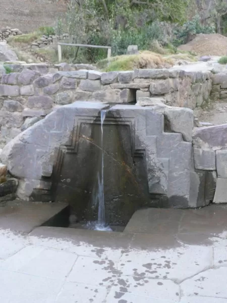 Fountain for ritual bathing