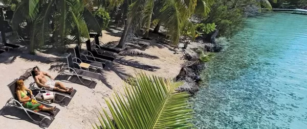Private islet Motu Mahana