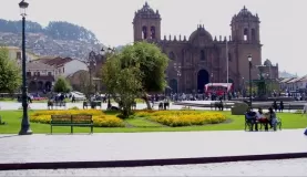 A sunny Sunday in Cusco.