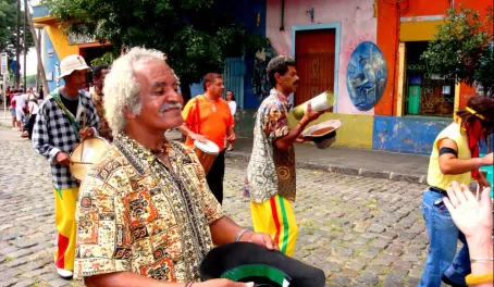 A Brazilian band livens the streets of Buenos Aires