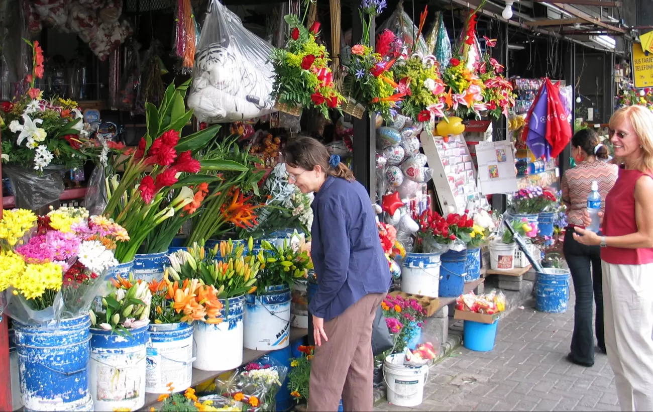 Wendy and Amy at the Flower Market