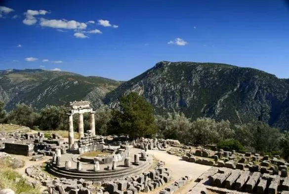 Visit ancient Delphi on Itea