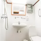 MV Kinfish Cabin 4 bathroom