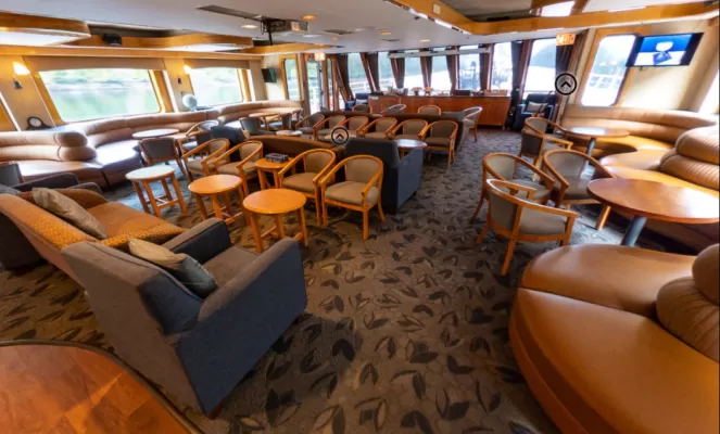 Safari Endeavour Lounge
