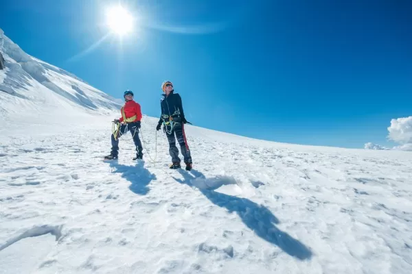 Rope team descending in Mont Blanc