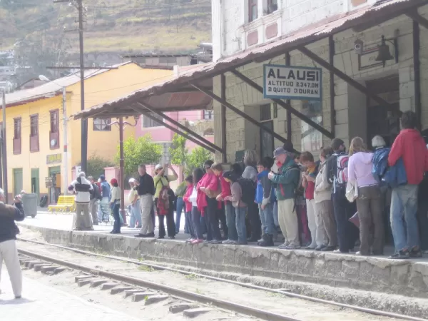 Travelers waiting for Devil's Nose Train Ride during their Ecuador vacation