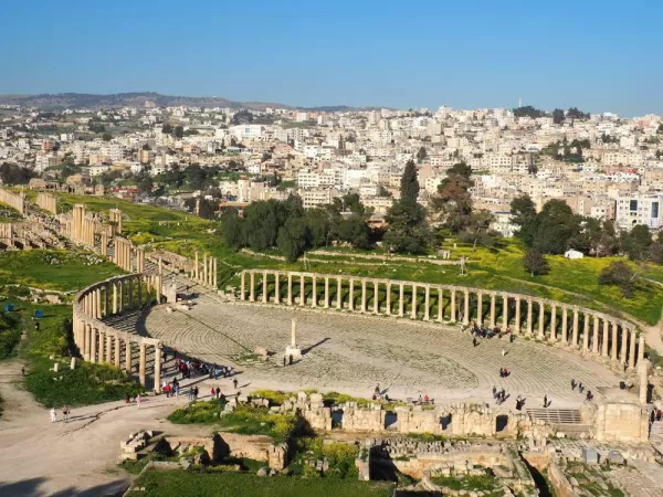 The Oval Forum and Cardo Maximus in ancient Jerash