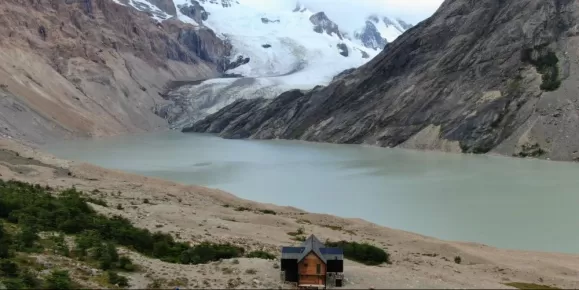 Breathtaking viewpoints of glaciers and mountains