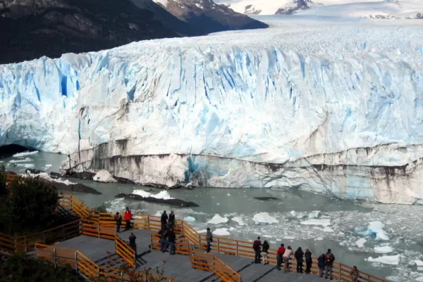 Perito Moreno Glacier walkway view