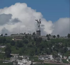 Statue of Our Lady on Panecillo