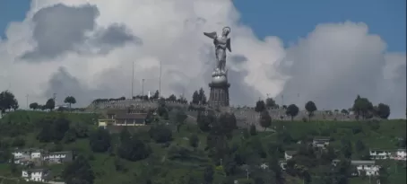 Statue of Our Lady on Panecillo