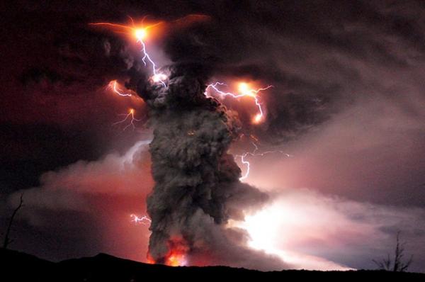 Electric storm in the midst of  Puyehue-Cordon Caulle volcano eruption in Chile. Photo by Daniel Basualto/EPA