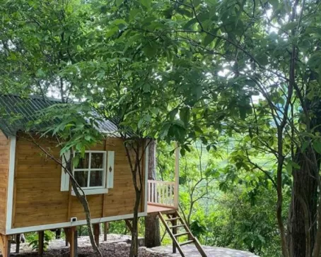 Outdoor cabin