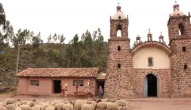 sheep herding in Raqchi